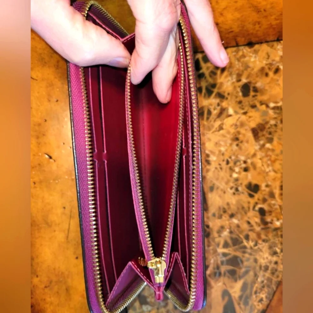 Louis Vuitton Vernis Clemence long zip around wallet - Picture 8 of 11